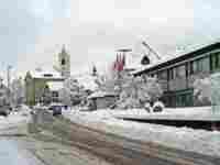 UMZUG OBERWIL Bild 1